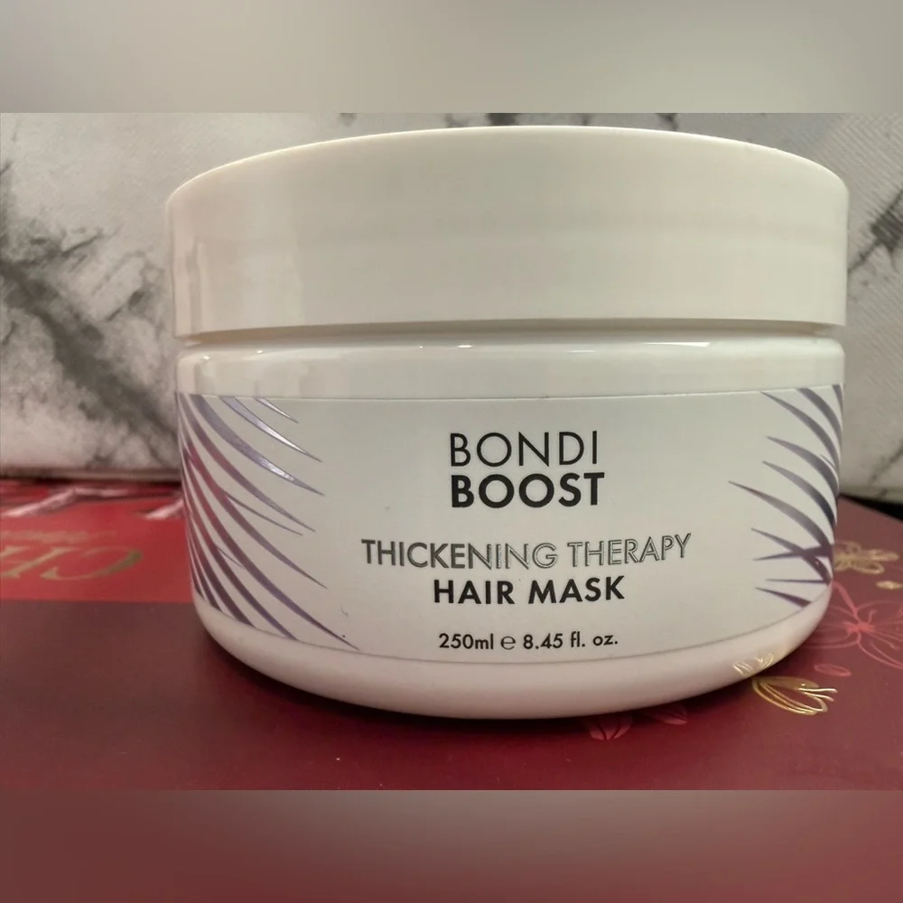NEW 8.45oz Bondi Boost Thickening Therapy Hair Mask — White